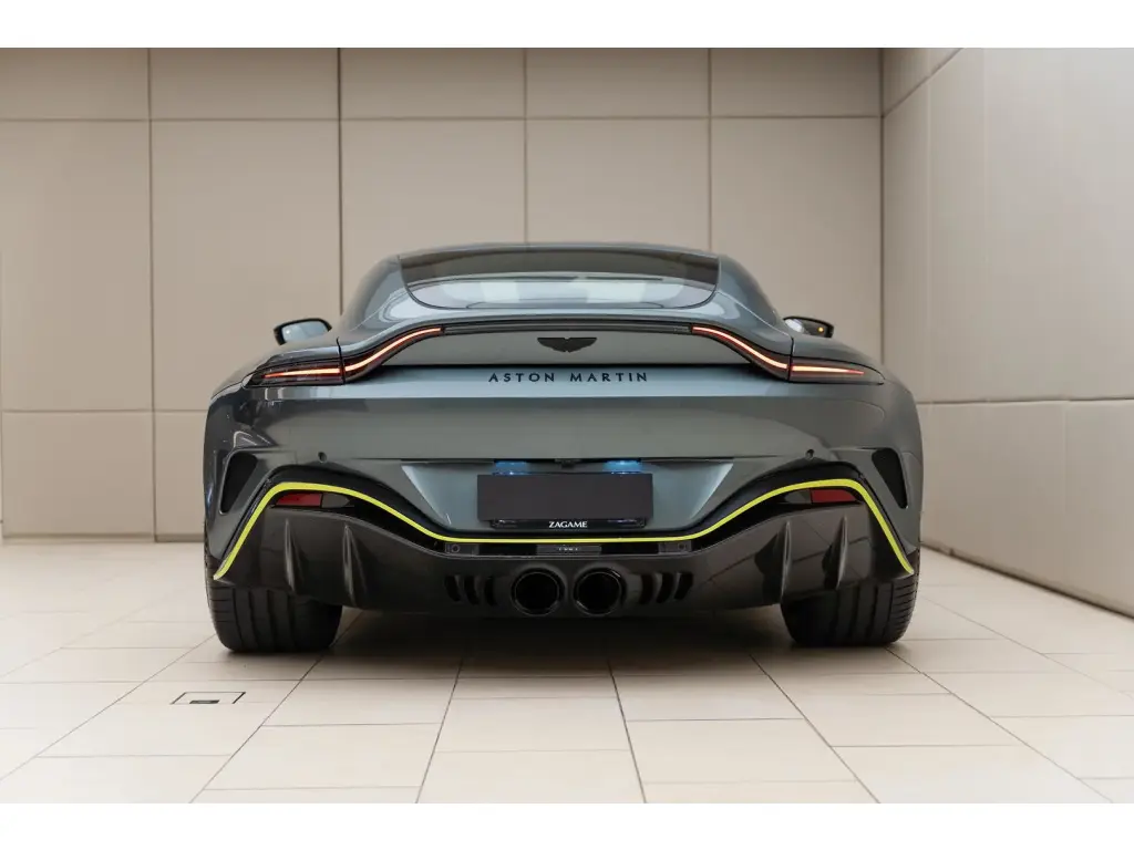 アストンマーティン中古 | 2023 V12 Vantage Coupe、Aston
